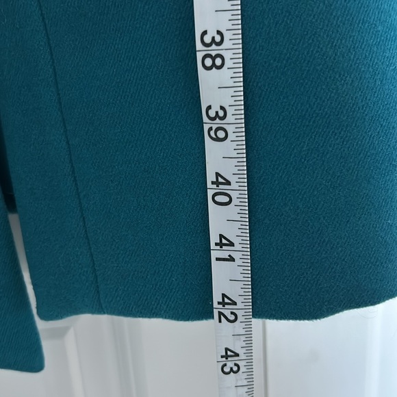 Beautiful long winter coat with fur collar & cuffs - Picture 5 of 10